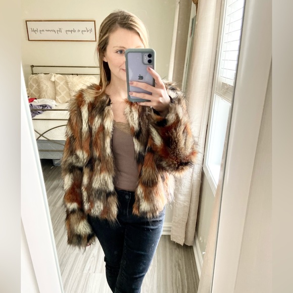 Forever 21 Faux Fur Jacket - Picture 7 of 7